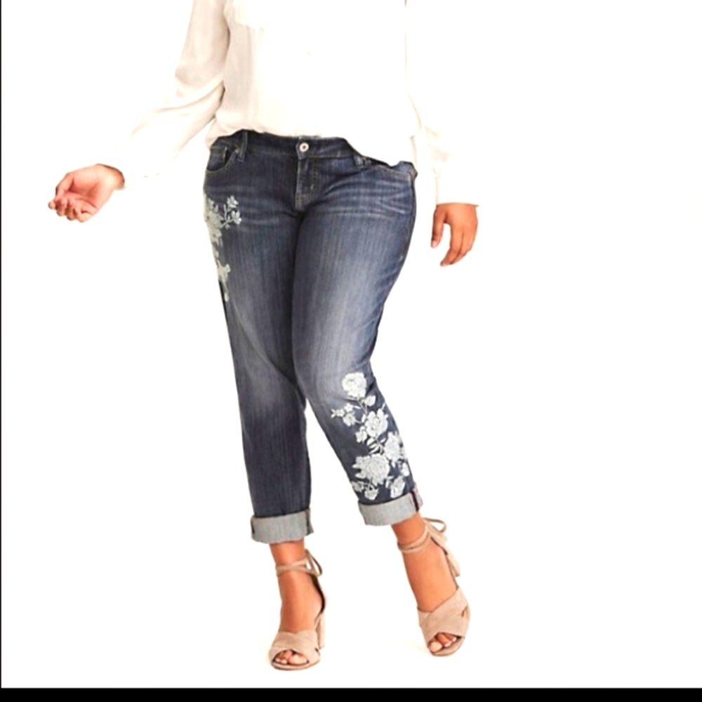 Sz 10 Floral Embroderied Jeans